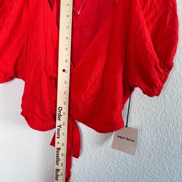 NEW Superdown Revolve Top Women's Size Small Red Puff Sleeve Deep V Neck - Picture 9 of 10